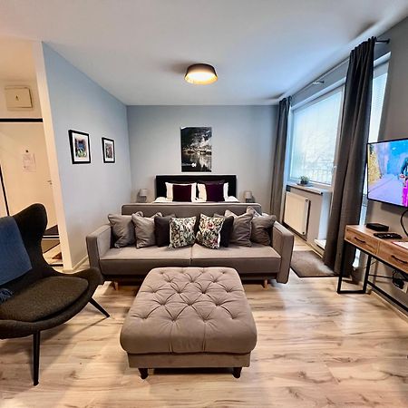 Bl - The Executive Suite, Boru - 24Hr Self Check-In, Free Private Parking, Balcony With Mountain View, 5 Minute Walk To City Center Banska Bystrica Exterior photo